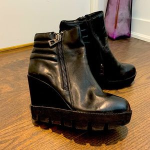 Rudsak all leather bootties